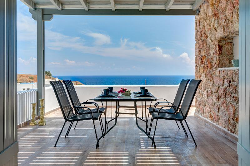 Desiterra Resort Suites & Villas Karterados  Buitenkant foto