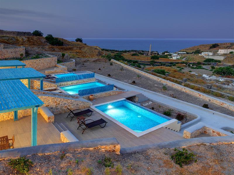 Desiterra Resort Suites & Villas Karterados  Buitenkant foto
